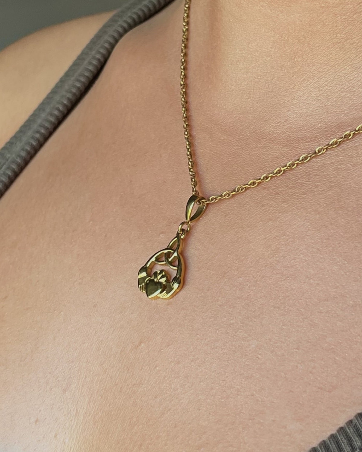 Claddagh Neckalce - Gold (Sample Sale)